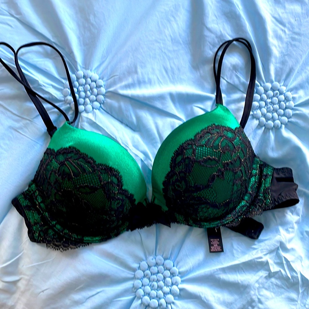 Victoria’s Secret push-up bra 34B